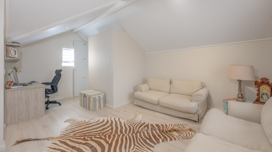 4 Bedroom Property for Sale in Oceanview Heights Western Cape